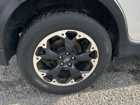 Used 2023 Subaru Crosstrek 2.0i Premium image 15