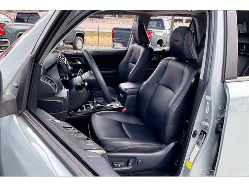 Used 2022 Toyota 4Runner TRD Off-Road Premium w/ 4Runner Black Package (TMS) image 27