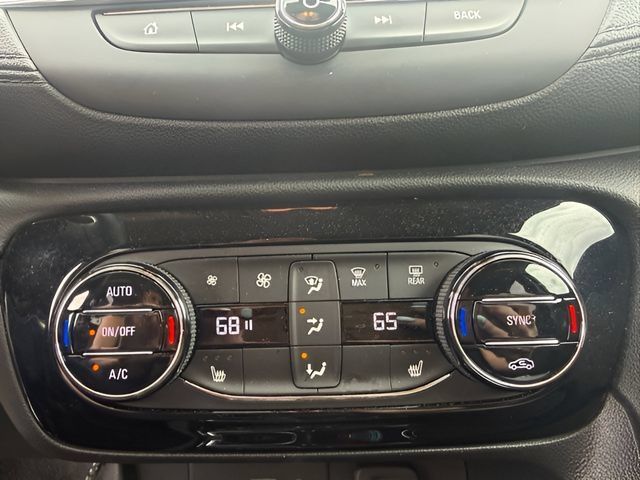 Used 2022 Buick Encore GX Select w/ Sport Touring Package FWD image 17