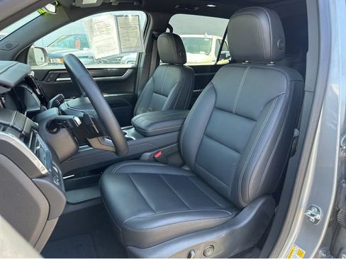Used 2024 GMC Acadia Elevation w/ Luxury Package FWD image 24