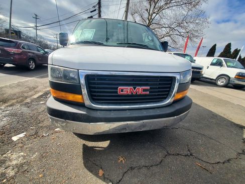 Used 2025 GMC Savana 2500 w/ Driver Convenience Package image 3