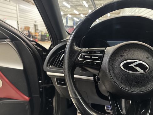 Used 2018 Kia Stinger GT2 image 11