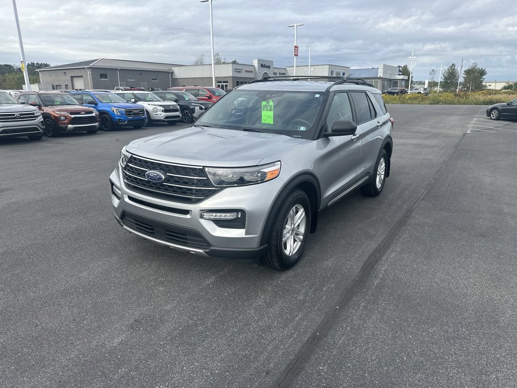 Used 2020 Ford Explorer XLT w/ Equipment Group 202A AWD/4WD image 4