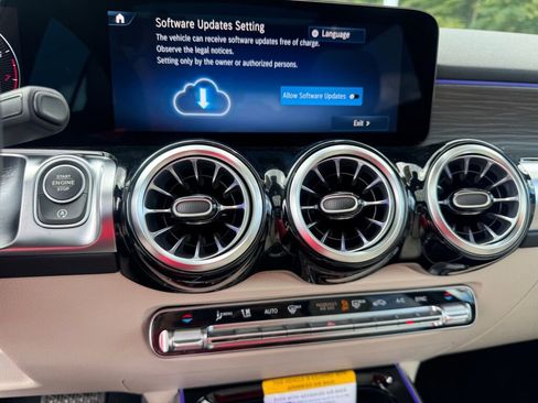 New 2026 Mercedes-Benz GLB 250 4MATIC image 11