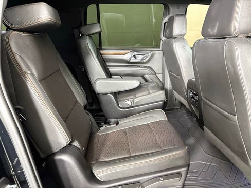 Used 2024 Chevrolet Suburban High Country AWD/4WD image 21