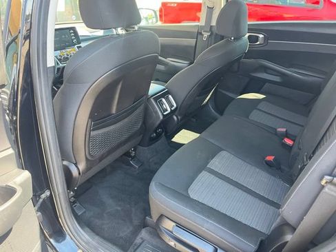 Used 2022 Kia Sorento LX AWD/4WD image 27
