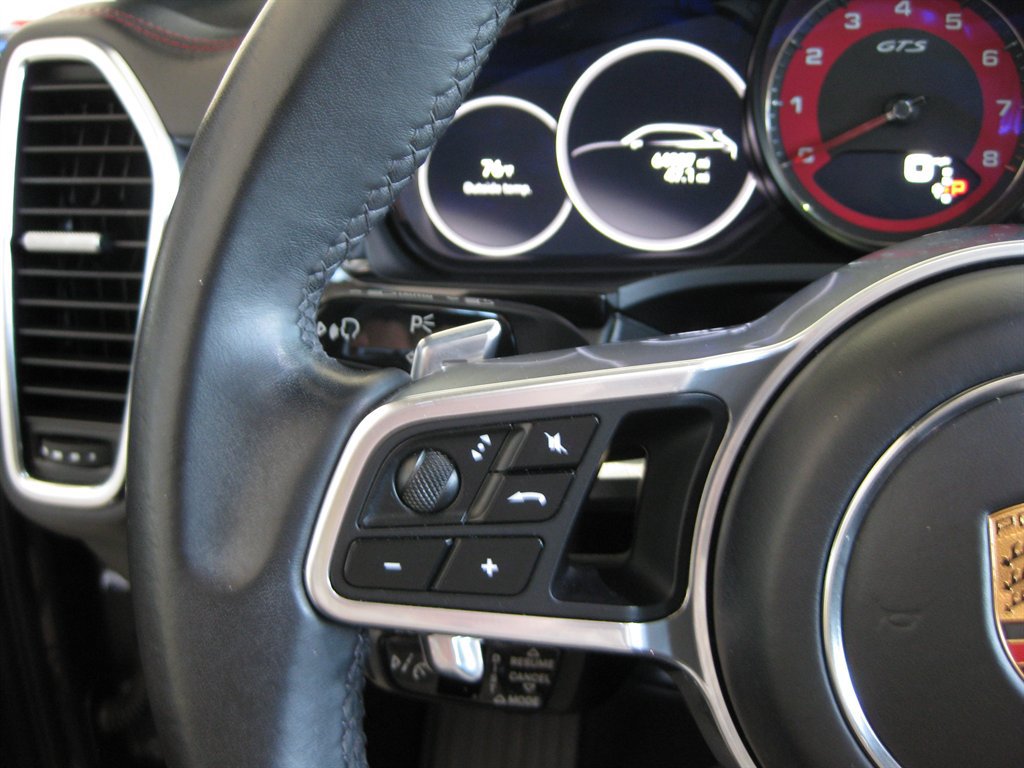 Used 2023 Porsche Cayenne GTS w/ Assistance Package AWD/4WD image 12