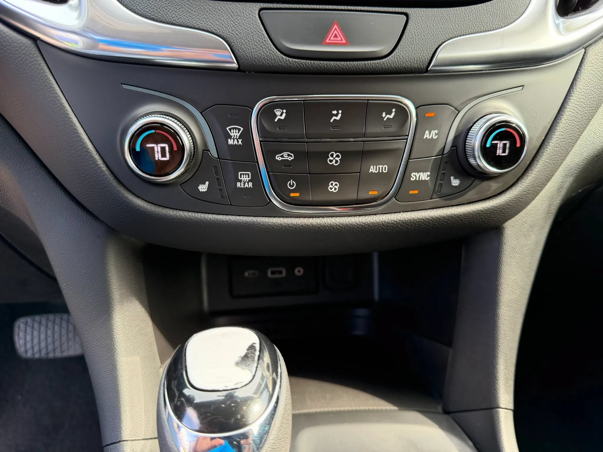 Used 2021 Chevrolet Equinox LT FWD image 37