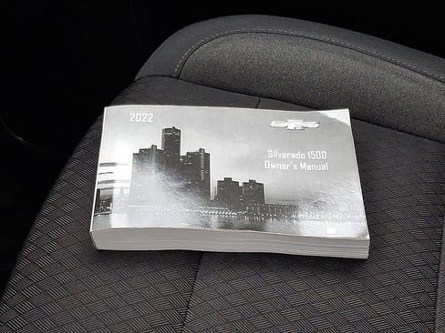 Used 2022 Chevrolet Silverado 1500 LT image 26