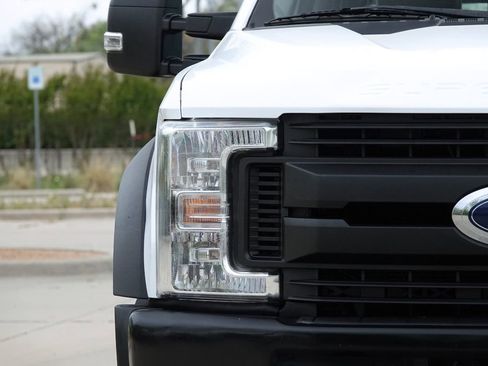 Used 2019 Ford F550 4x4 Crew Cab Super Duty w/ Power Equipment Group image 5