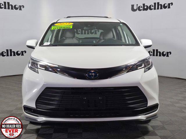 Certified 2023 Toyota Sienna LE FWD image 2