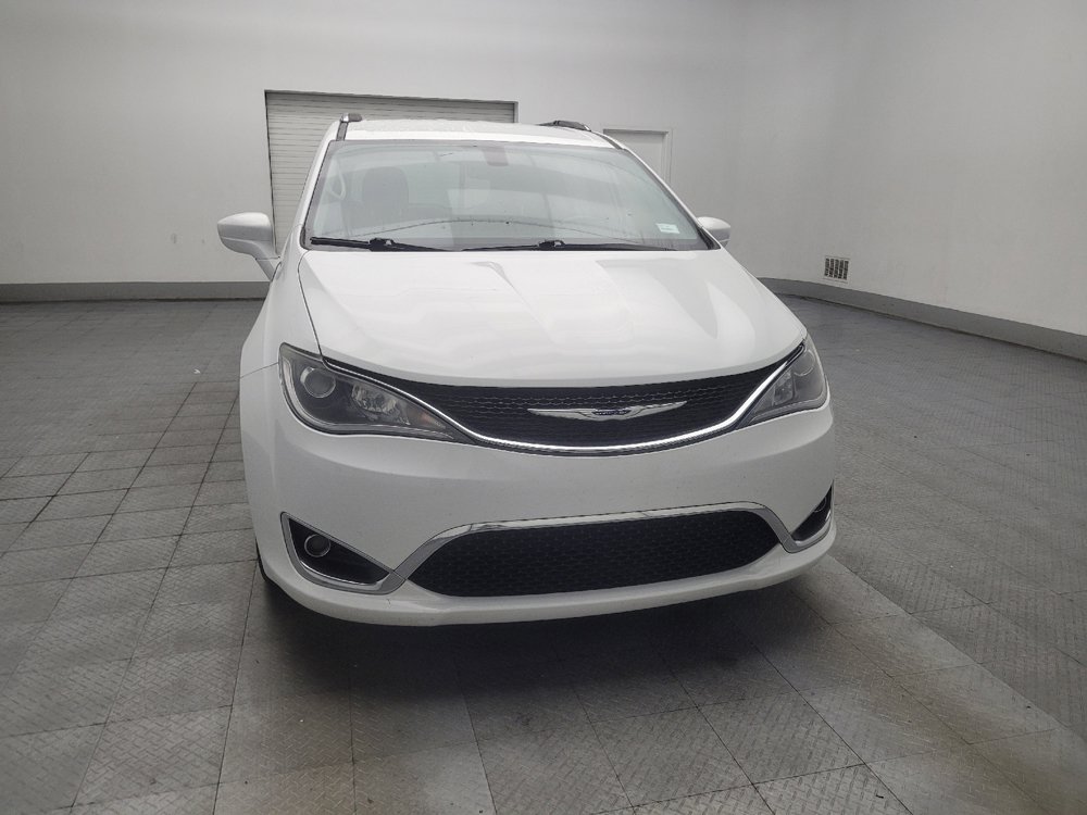 Used 2019 Chrysler Pacifica Touring-L FWD image 14