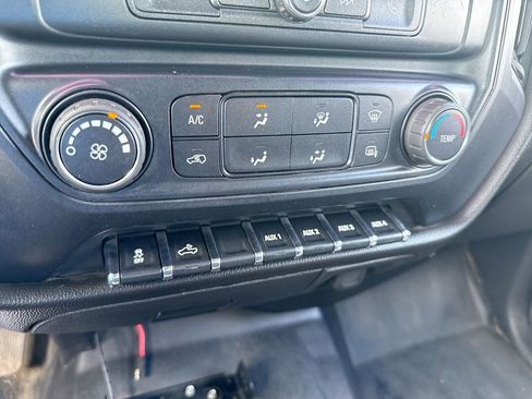 Used 2019 Chevrolet Silverado 2500 W/T w/ Snow Plow Prep Package AWD/4WD image 18