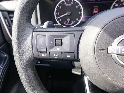 Used 2024 Nissan Rogue SV image 23