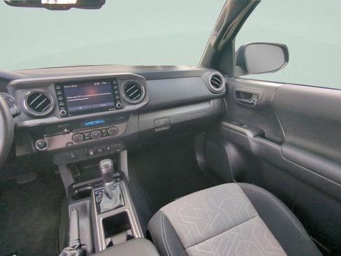 Used 2023 Toyota Tacoma TRD Sport image 15