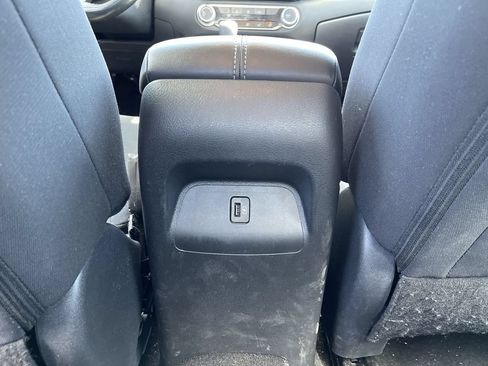 Used 2022 Nissan Sentra SV FWD image 36