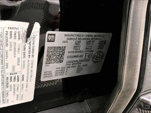 Used 2025 GMC Yukon XL Denali Ultimate AWD/4WD image 43