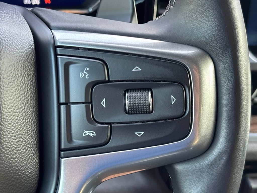 Used 2025 Chevrolet Silverado 1500 LT Trail Boss w/ Convenience Package II AWD/4WD image 20
