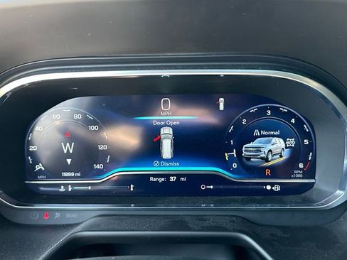 Used 2024 Chevrolet Tahoe RST image 35