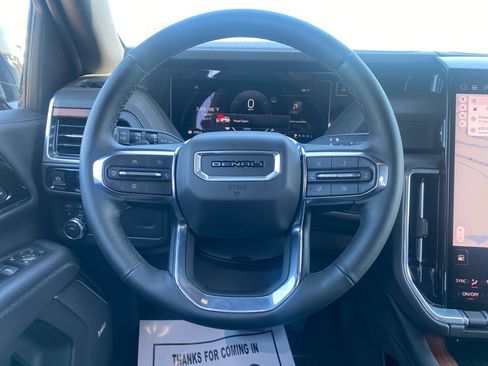 Used 2025 GMC Yukon Denali w/ Sun & Power Step Package image 23