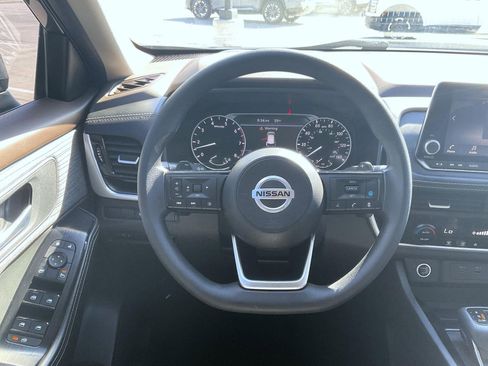 Used 2021 Nissan Rogue SV AWD/4WD image 13