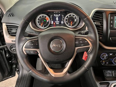 Used 2016 Jeep Cherokee Latitude FWD image 20