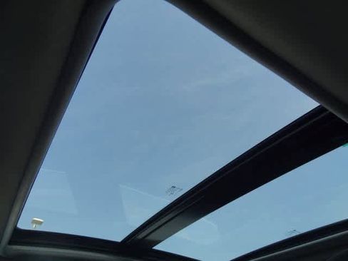 Used 2023 Chevrolet Malibu LT image 9