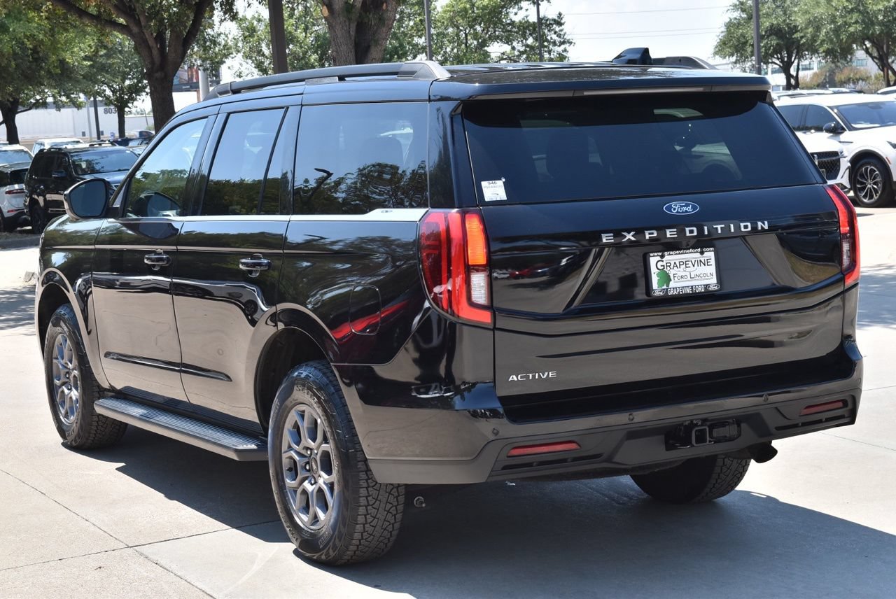 Used 2025 Ford Expedition Active RWD image 10