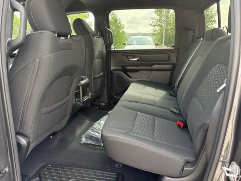 New 2026 RAM 1500 Express AWD/4WD image 9