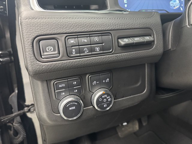 Used 2024 GMC Yukon Denali AWD/4WD image 11