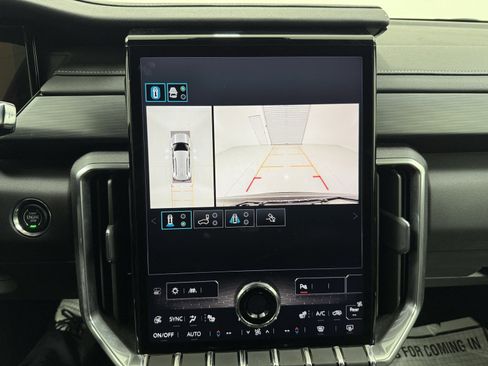 Used 2025 GMC Acadia Elevation image 20