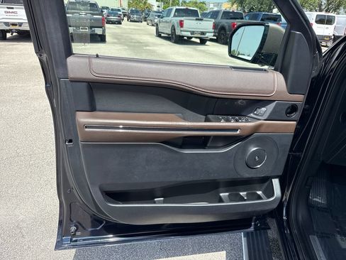 Used 2021 Ford Expedition King Ranch RWD image 14