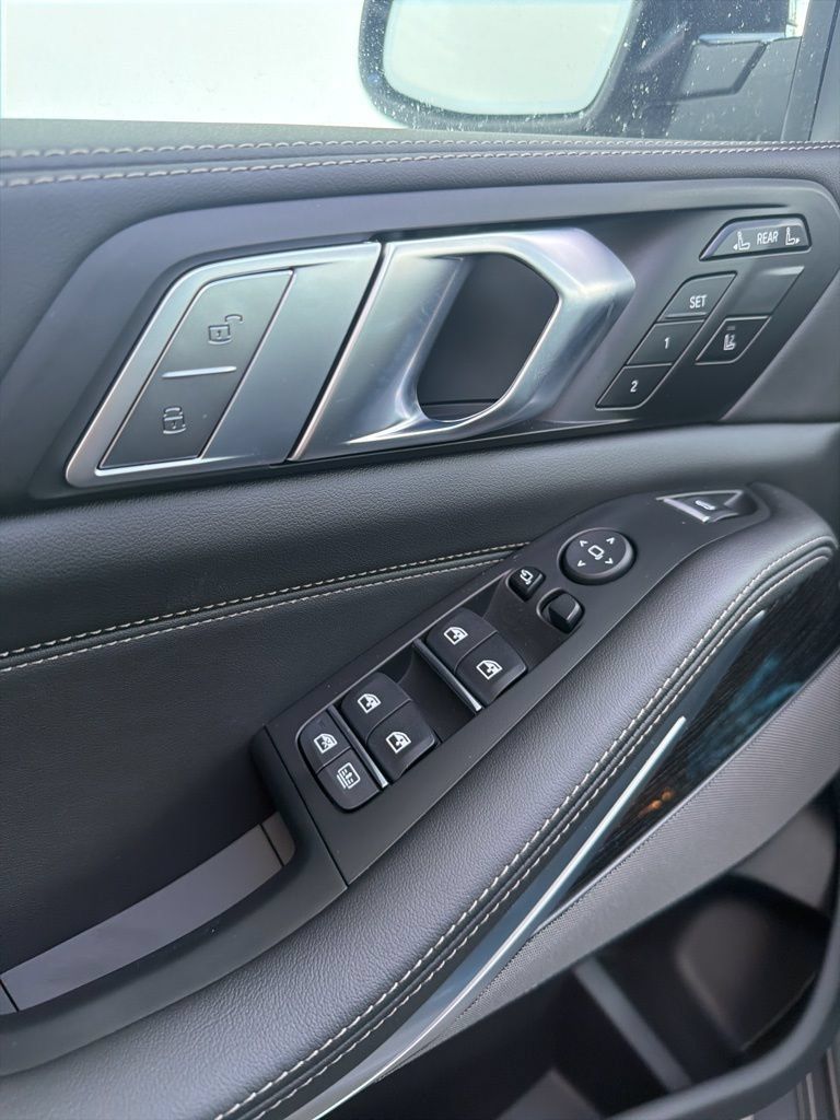 New 2026 BMW X7 M60i AWD/4WD image 38