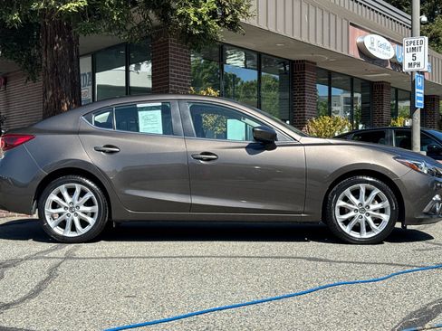 Used 2015 MAZDA MAZDA3 s Grand Touring FWD image 3