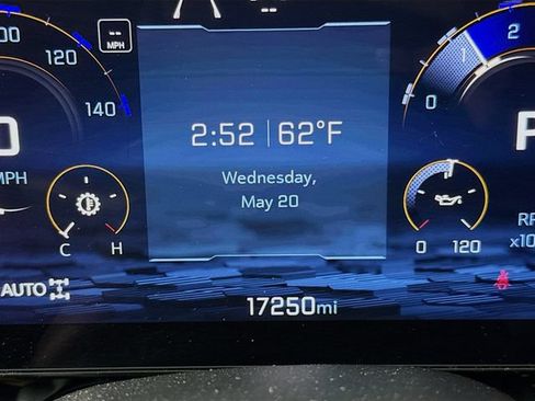 Used 2025 Chevrolet Tahoe Premier AWD/4WD image 12