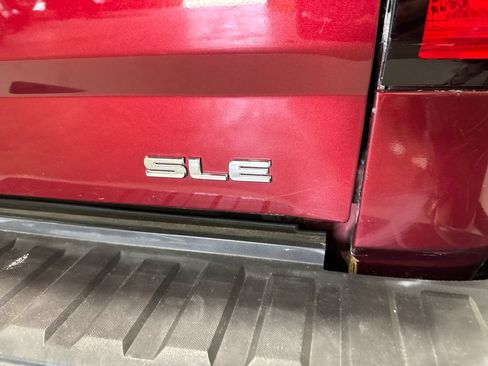 Used 2017 GMC Sierra 1500 SLE w/ Suspension Package, Off-Road AWD/4WD image 32