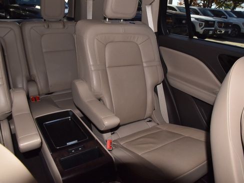 Used 2022 Lincoln Aviator Reserve w/ Equipment Group 201A image 23