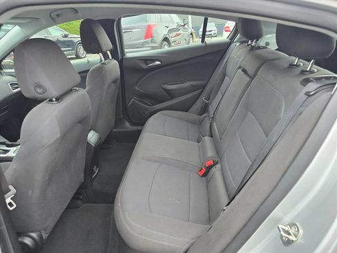 Used 2019 Chevrolet Cruze LT FWD image 12
