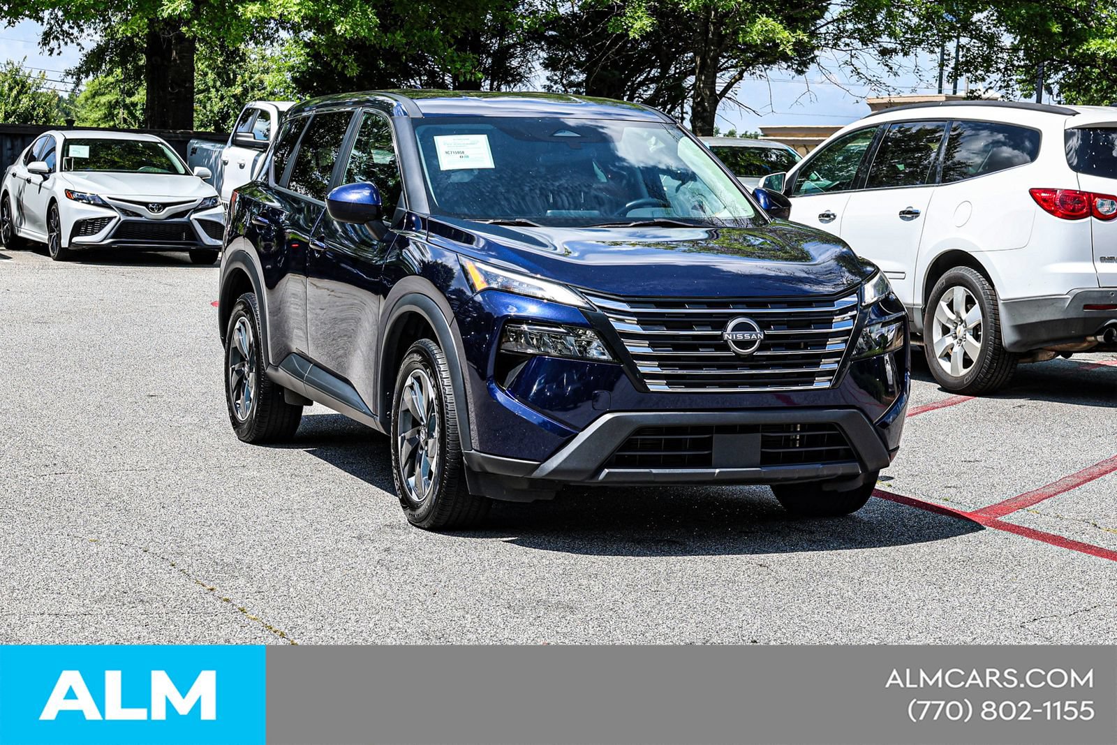 Used 2024 Nissan Rogue SV AWD/4WD image 5