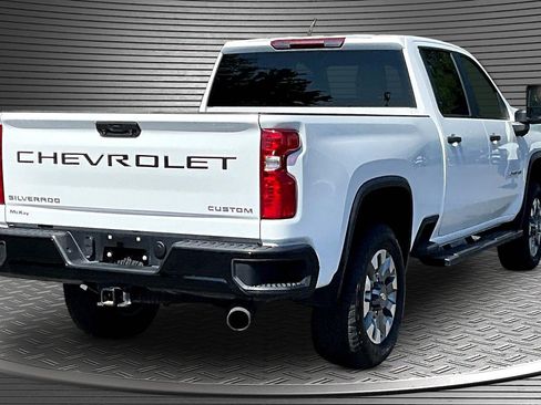 Used 2025 Chevrolet Silverado 2500 Custom w/ Custom Convenience Package AWD/4WD image 6