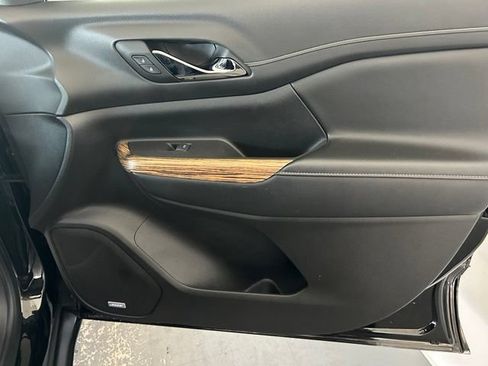 Used 2019 GMC Acadia Denali w/ Technology Package AWD/4WD image 29