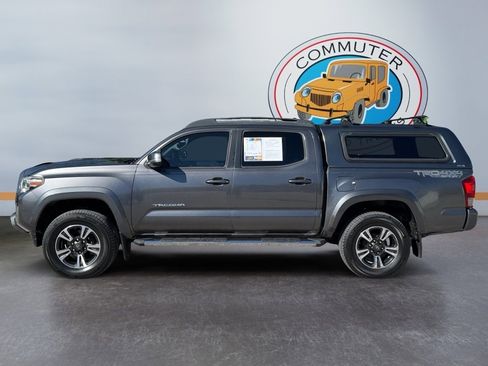 Used 2016 Toyota Tacoma TRD Sport image 2