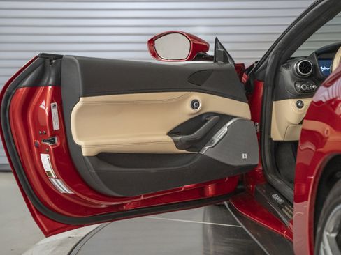 Used 2022 Ferrari Portofino M RWD image 28