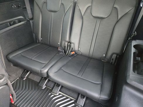 Certified 2025 Kia Sorento EX FWD image 29