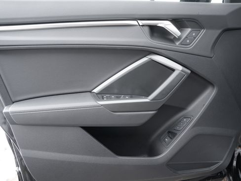 Certified 2024 Audi Q3 2.0T Premium image 18