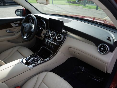 Used 2017 Mercedes-Benz GLC 300 image 31