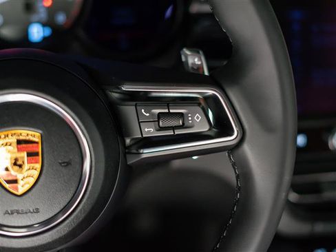 New 2026 Porsche Macan S image 18