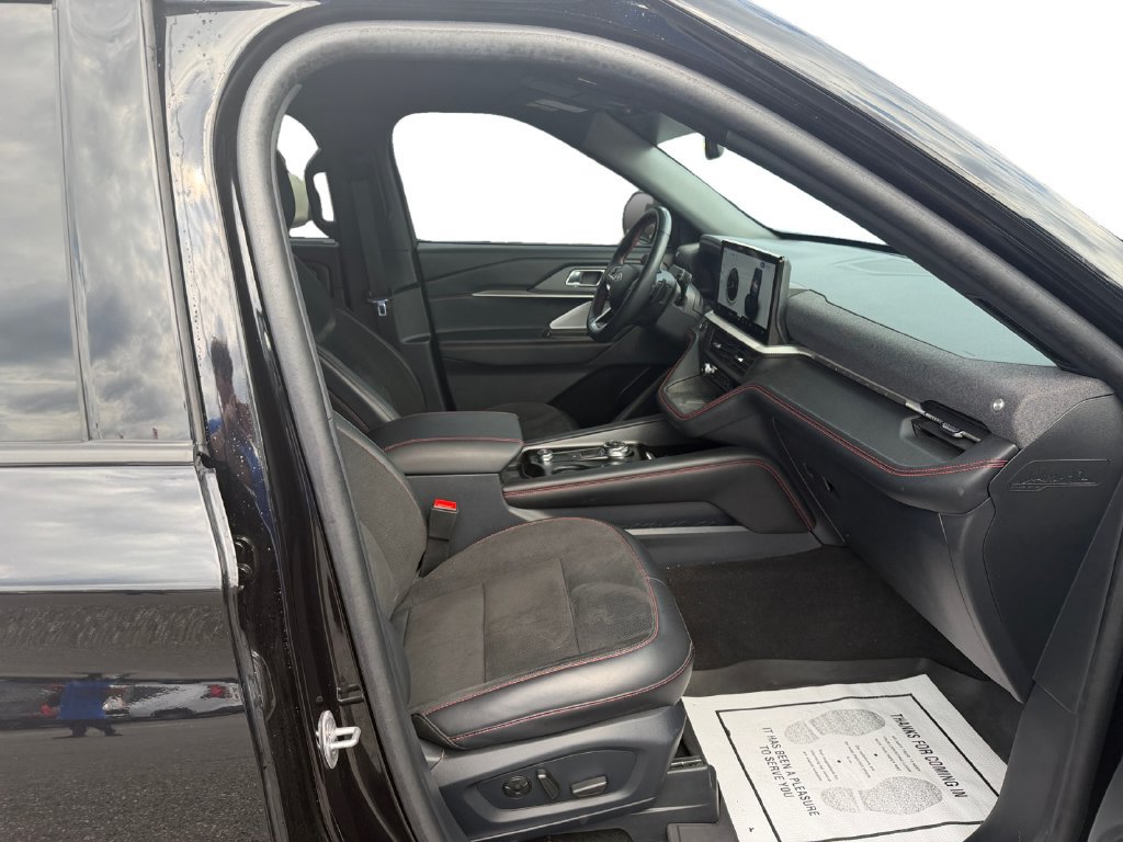 Used 2025 Ford Explorer ST AWD/4WD image 29