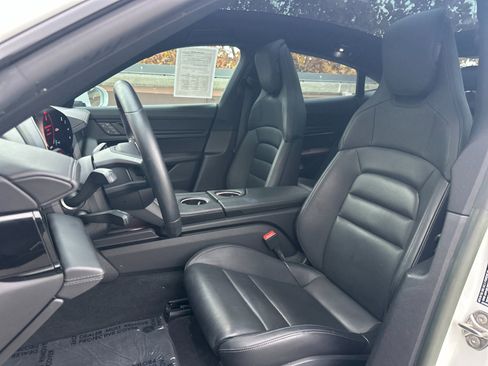 Used 2022 Porsche Taycan 4S image 5