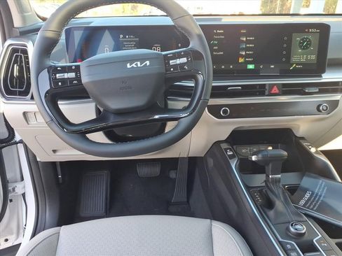 New 2026 Kia Sorento S w/ S Panoramic Sunroof Package FWD image 12